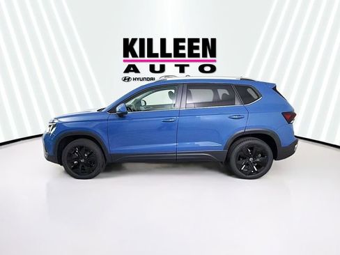 New 2026 Volkswagen Taos SE FWD image 4