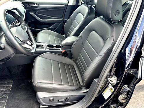 Certified 2024 Volkswagen Jetta SE FWD image 12
