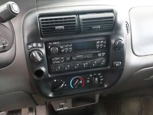 Used 2001 Ford Ranger XLT AWD/4WD image 29