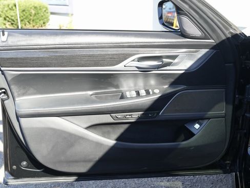 Used 2019 BMW 750i xDrive image 24