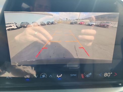 New 2026 Chevrolet Traverse LT w/ Sun and Wheel Package image 18