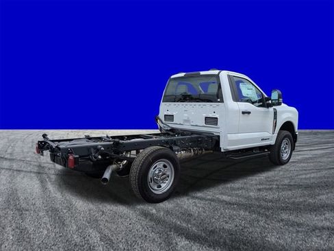 New 2026 Ford F350 XL w/ XL Chrome Package image 4