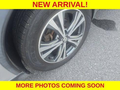 Used 2017 Nissan Rogue SL w/ SL Premium Package AWD/4WD image 14