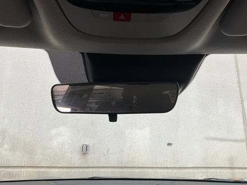 Used 2025 Kia Seltos S image 17