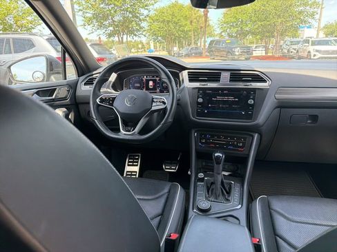 Used 2022 Volkswagen Tiguan SEL R-Line image 20