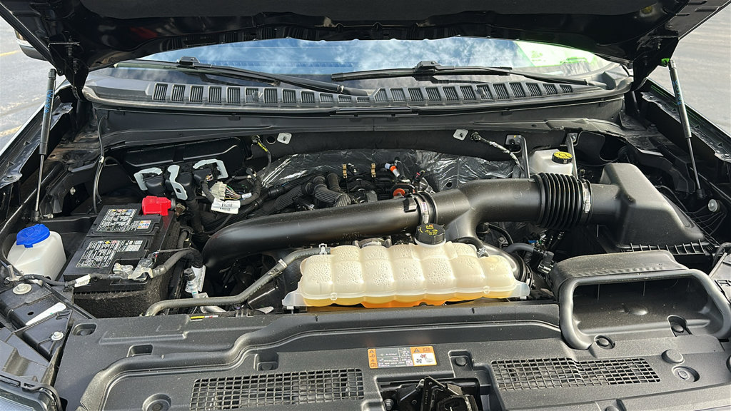 Used 2025 Ford Expedition Active AWD/4WD image 34
