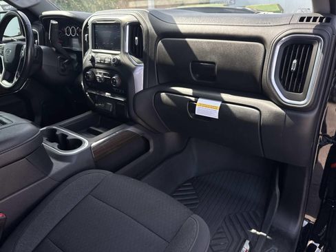 Used 2022 Chevrolet Silverado 1500 LT Trail Boss w/ Bed Protection Package AWD/4WD image 11