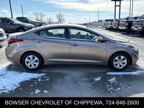 Used 2016 Hyundai Elantra SE image 6
