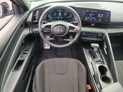 Certified 2025 Hyundai Elantra Sport FWD image 7