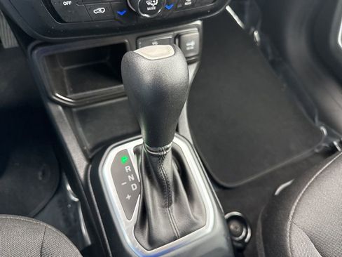 Used 2020 Jeep Renegade Latitude image 15