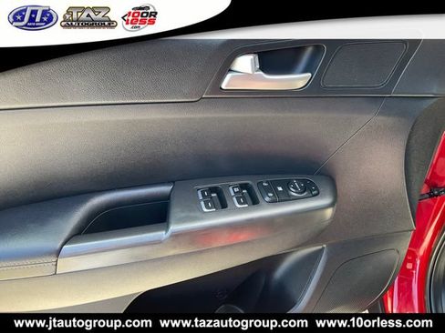 Used 2020 Kia Sportage LX AWD/4WD image 11