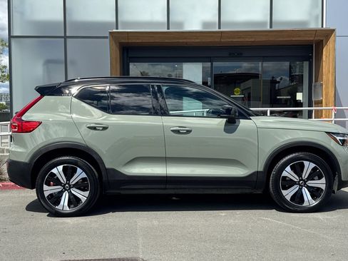Used 2023 Volvo XC40 Recharge Plus AWD/4WD image 9