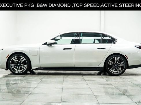 Used 2025 BMW 750e xDrive w/ Executive Package AWD/4WD image 15