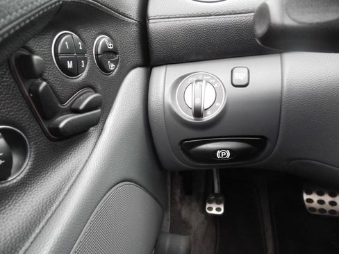 Used 2003 Mercedes-Benz SL 500 image 38