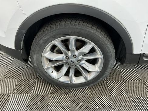 Used 2015 Ford Explorer XLT w/ Equipment Group 202A AWD/4WD image 9