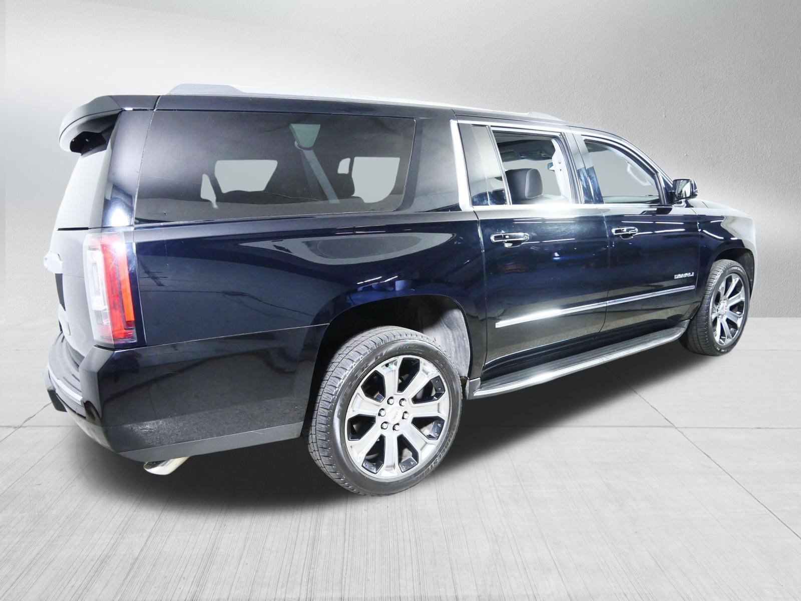 Used 2017 GMC Yukon XL Denali w/ Open Road Package AWD/4WD image 7
