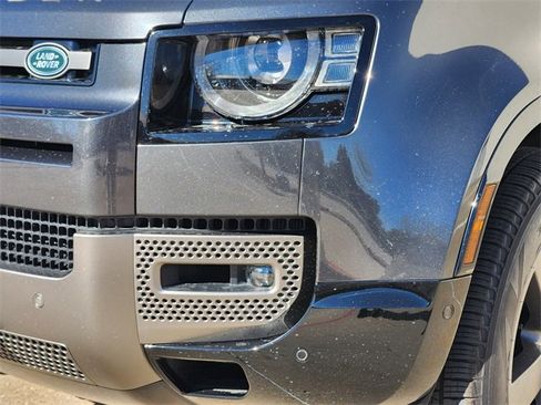 Used 2025 Land Rover Defender 130 X-Dynamic SE image 8