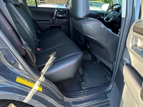 Used 2024 Toyota 4Runner TRD Off-Road Premium AWD/4WD image 21