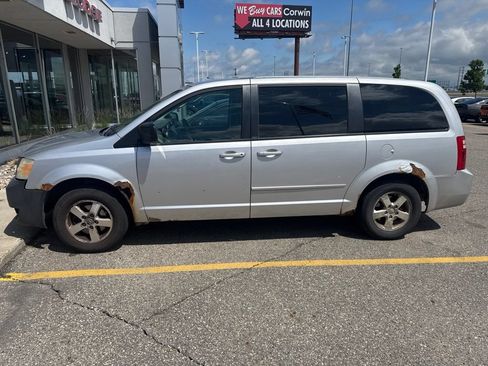 Used 2009 Dodge Grand Caravan SE w/ Climate Group FWD image 4