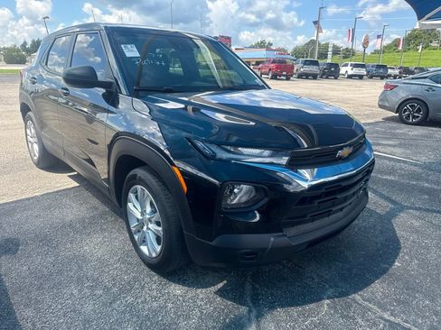 Used 2023 Chevrolet TrailBlazer LS FWD image 1