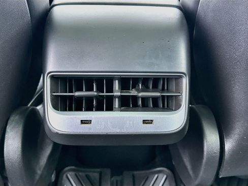 Used 2019 Tesla Model 3 RWD image 17