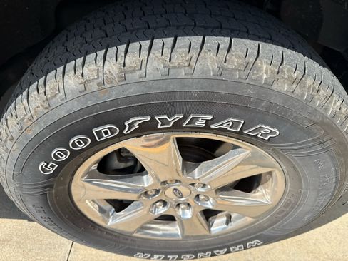 Used 2019 Ford F150 XLT w/ Equipment Group 302A Luxury AWD/4WD image 4