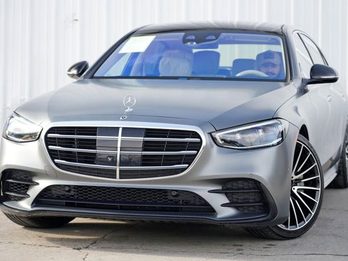 Used 2022 Mercedes-Benz S 580 4MATIC Sedan image 3