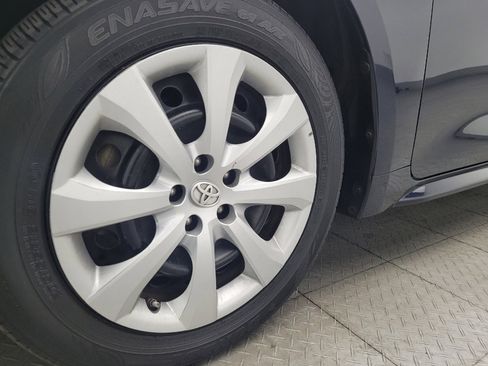 Used 2022 Toyota Corolla LE FWD image 31
