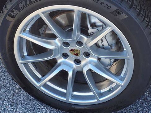 Used 2016 Porsche Macan S image 22