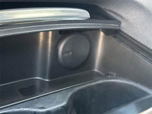 Used 2018 Buick Regal Preferred image 37