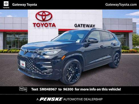 Used 2025 Volkswagen Tiguan SE R-Line AWD/4WD image 1