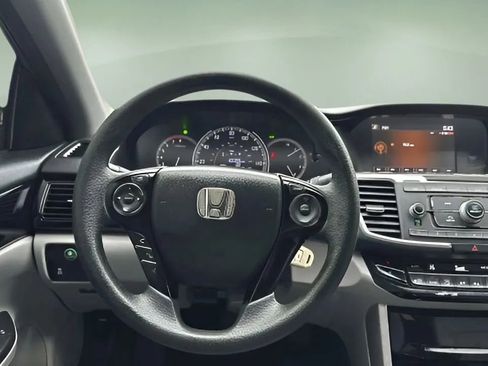 Used 2017 Honda Accord LX image 22