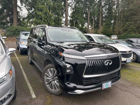 Certified 2025 INFINITI QX80 Luxe image 3