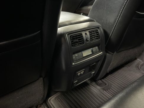 Used 2017 Nissan Pathfinder Platinum w/ Midnight Edition Package image 29