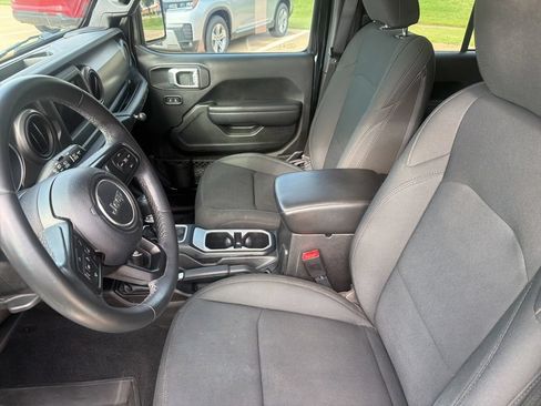 Used 2018 Jeep Wrangler Unlimited Sport S AWD/4WD image 22