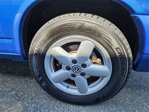 Used 2002 Volkswagen Eurovan GLS image 8