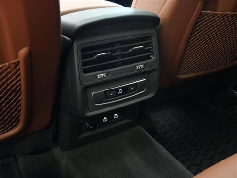Certified 2025 Audi Q7 2.0T Premium Plus AWD/4WD image 37