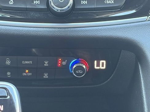 Used 2021 Buick Enclave Essence w/ Sound and Sites Package image 27