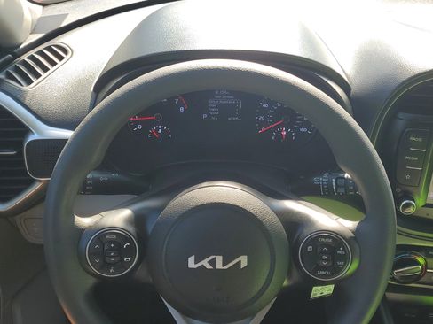 Used 2022 Kia Soul LX w/ Technology Package image 22