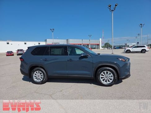 New 2026 Toyota Grand Highlander AWD image 2