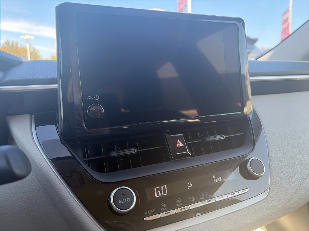 Used 2024 Toyota Corolla LE FWD image 21