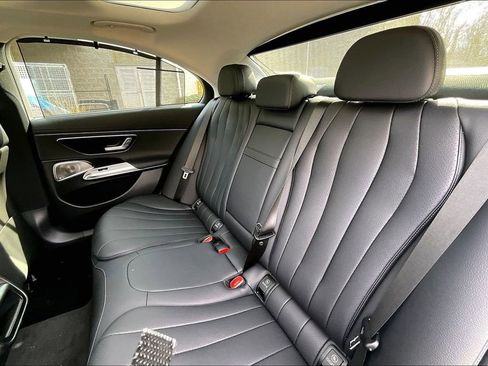 New 2026 Mercedes-Benz E 350 4MATIC Sedan image 10