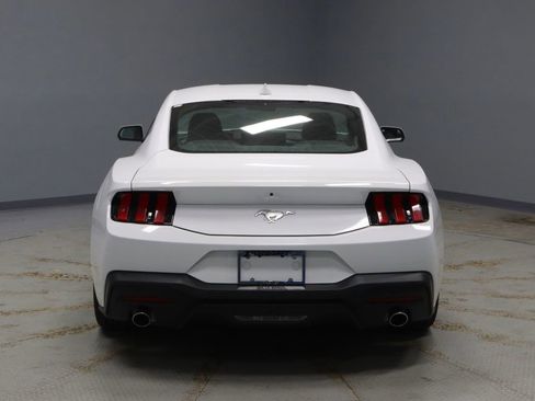 Certified 2024 Ford Mustang Coupe image 10