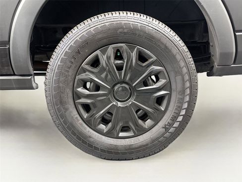 Used 2024 Ford Transit 350 XLT image 29