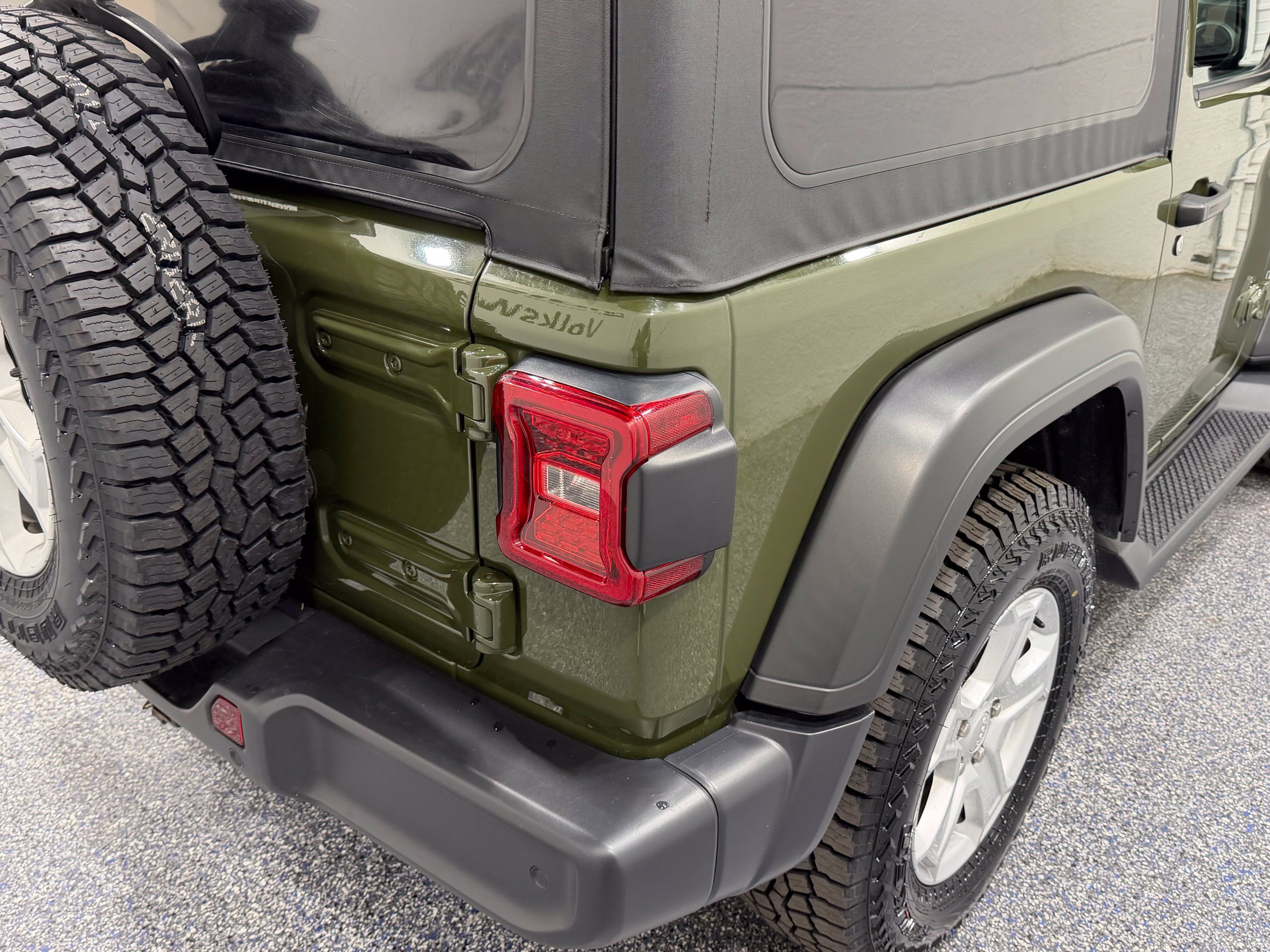 Used 2021 Jeep Wrangler Sport AWD/4WD image 18