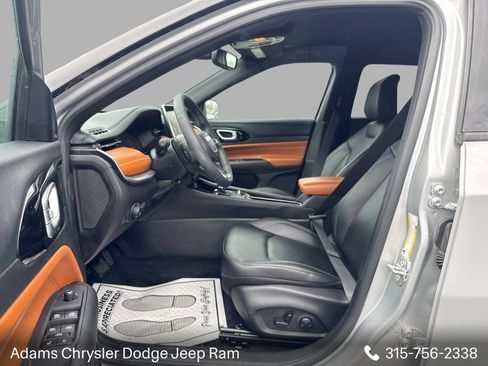 Used 2025 Jeep Compass Limited AWD/4WD image 14