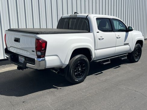 Used 2021 Toyota Tacoma SR5 RWD image 6