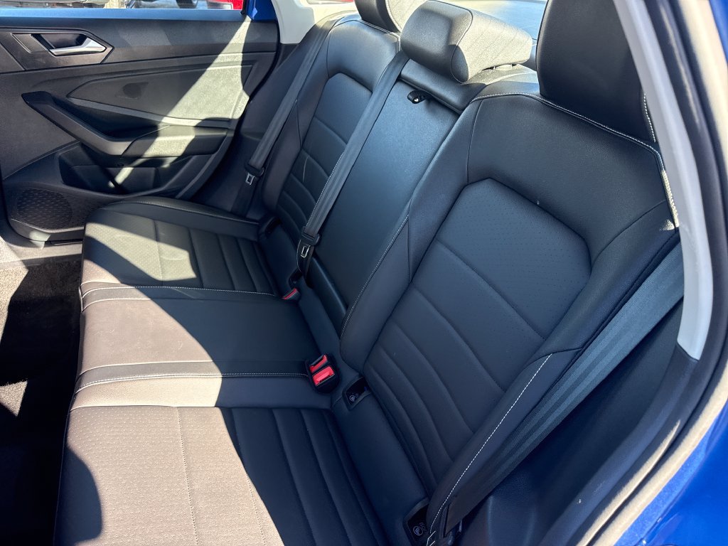 Used 2024 Volkswagen Jetta SE FWD image 14