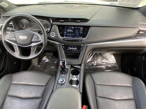 Certified 2025 Cadillac XT5 Premium Luxury image 16