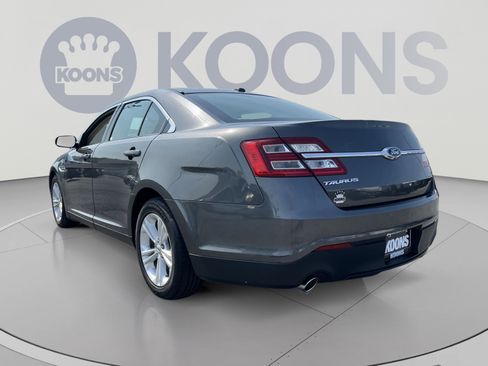 Used 2015 Ford Taurus SE FWD image 4